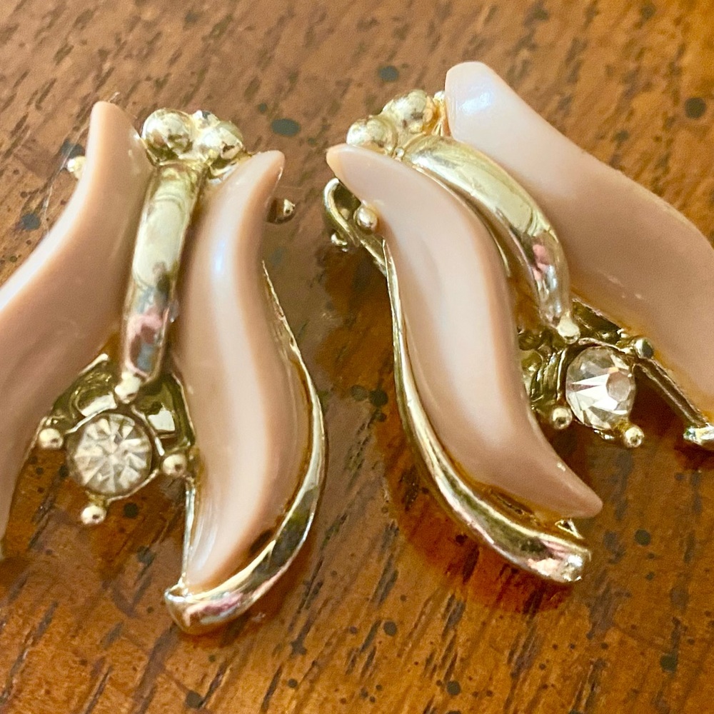 Vintage clip one